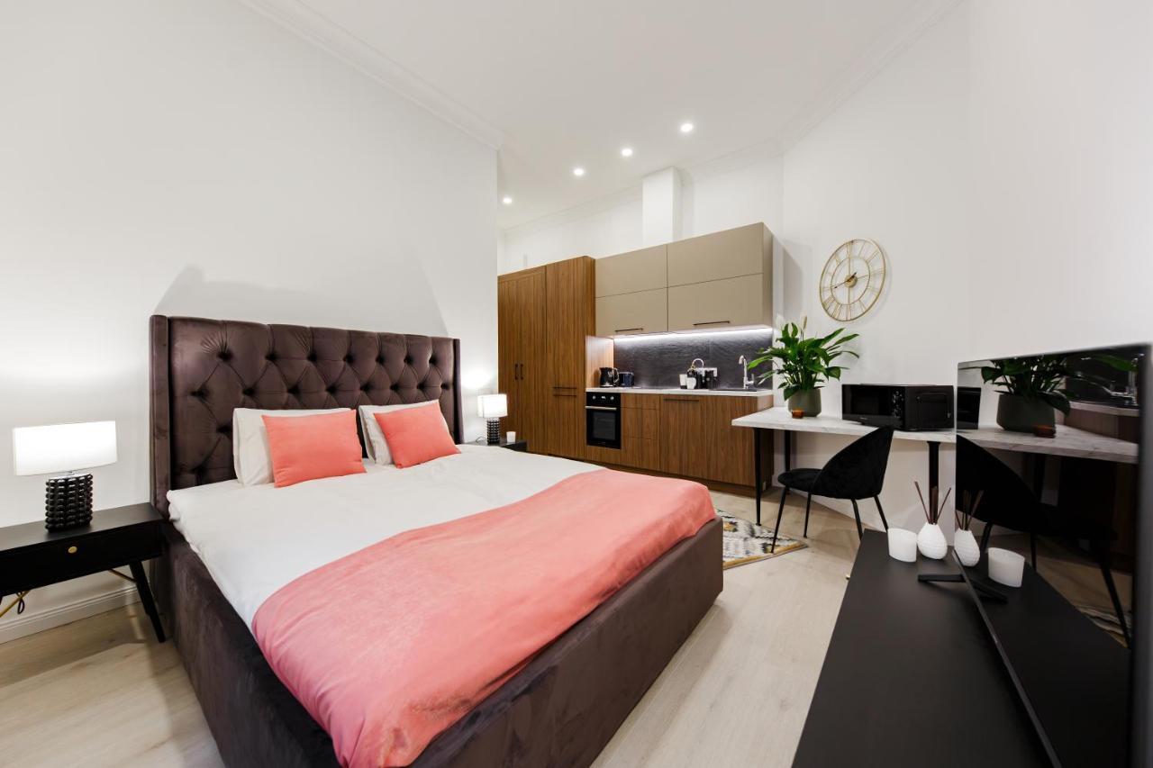 Rigaapartment Elizabetes 22 Self-Service Aparthotel ภายนอก รูปภาพ